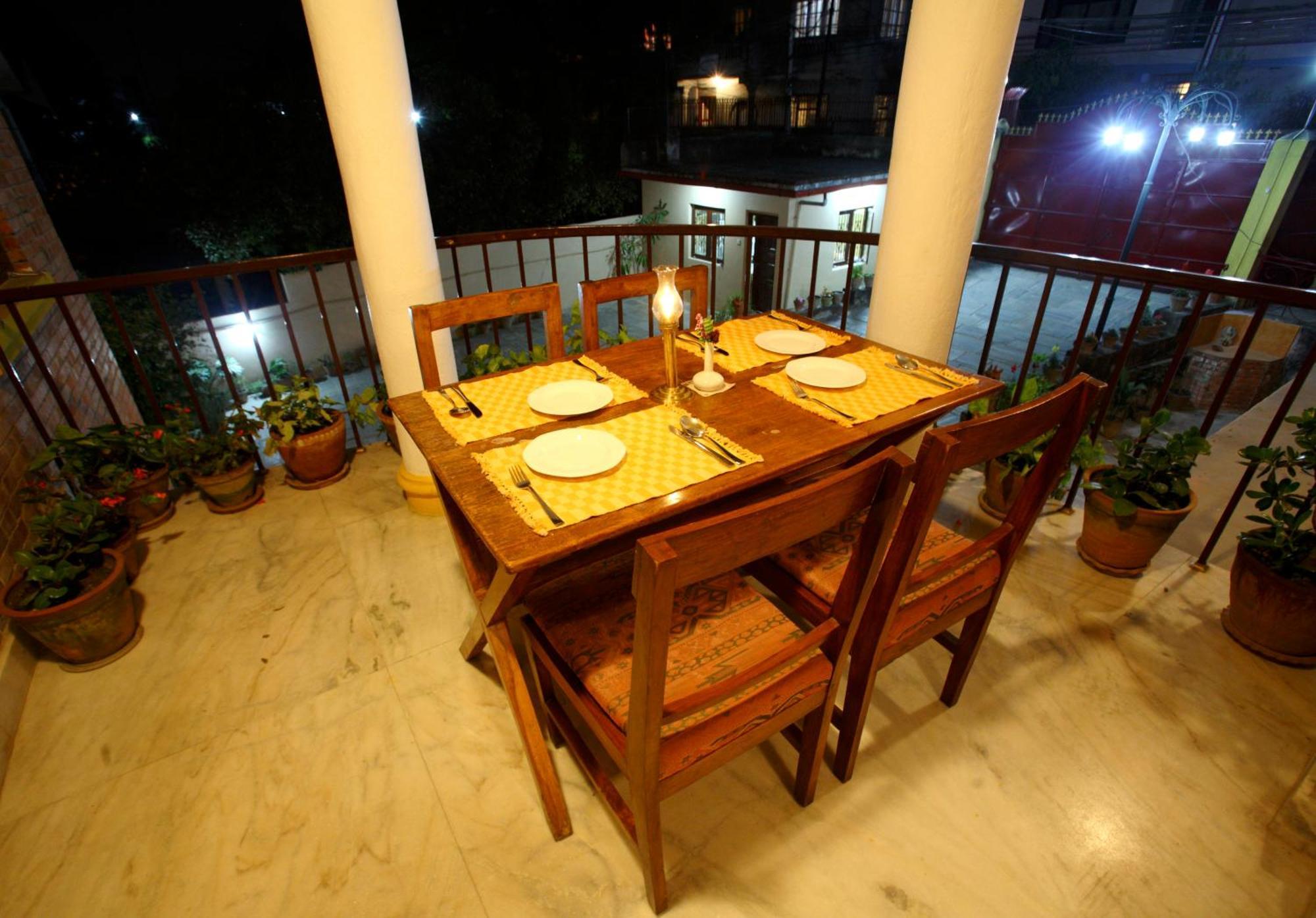 Royal Astoria Hotel Kathmandu Exteriör bild