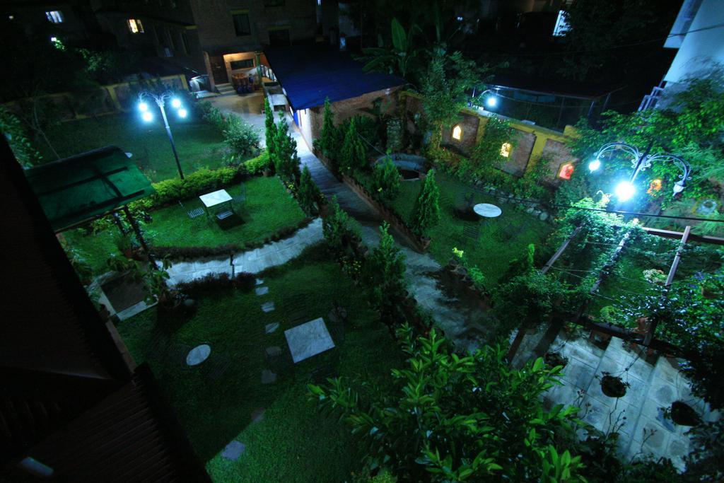 Royal Astoria Hotel Kathmandu Exteriör bild