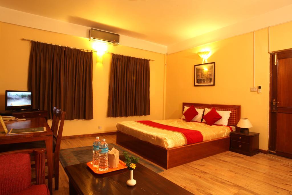 Royal Astoria Hotel Kathmandu Exteriör bild