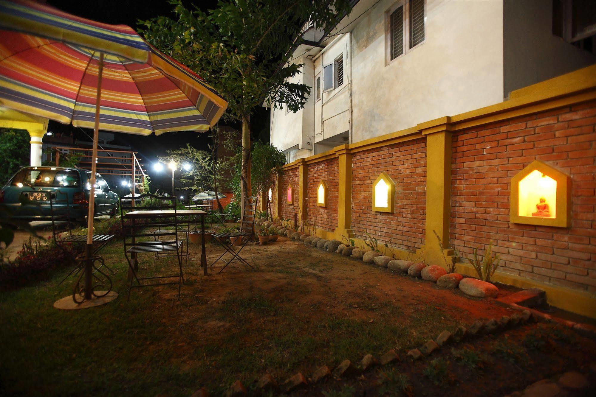 Royal Astoria Hotel Kathmandu Exteriör bild