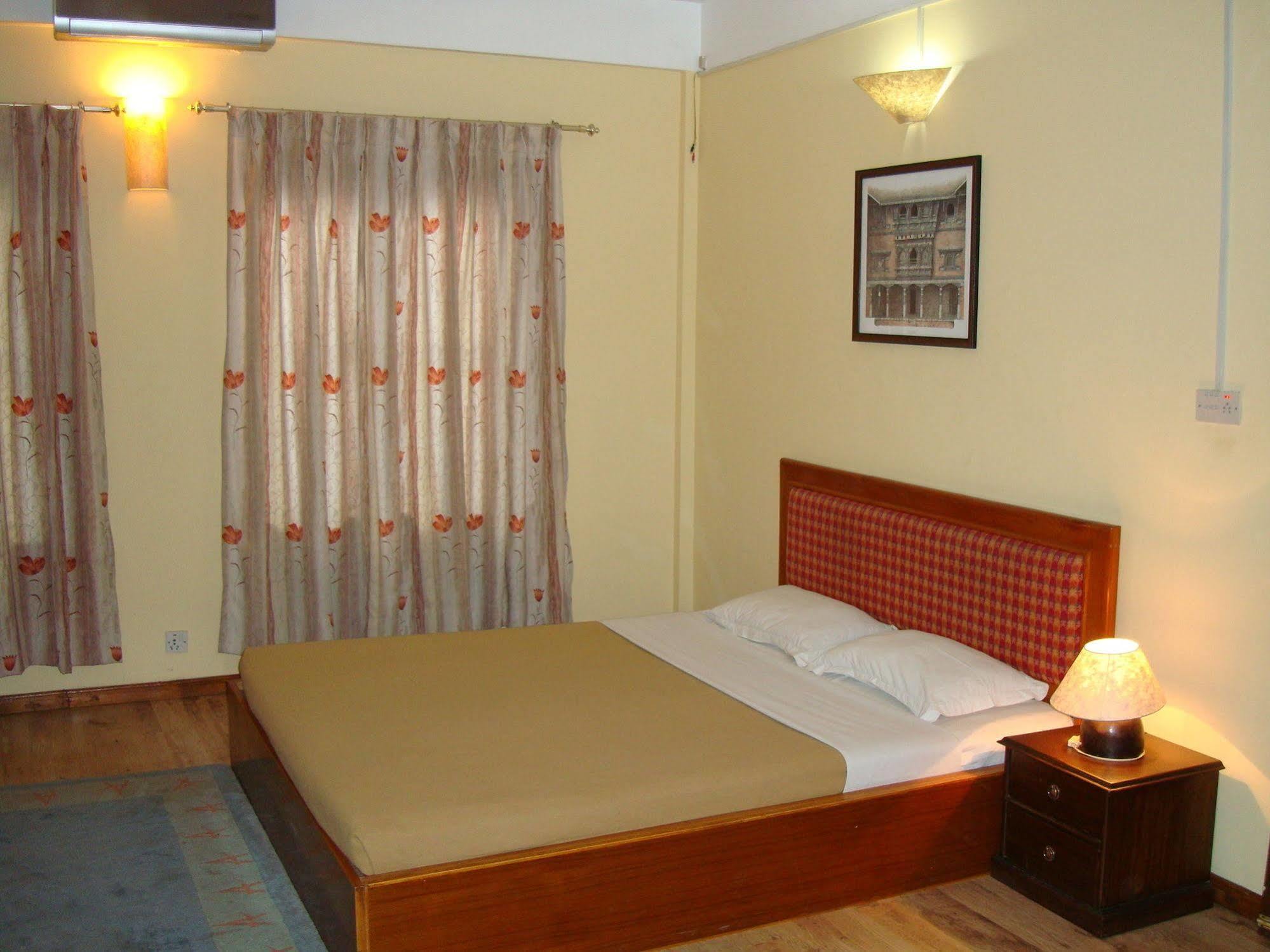 Royal Astoria Hotel Kathmandu Exteriör bild